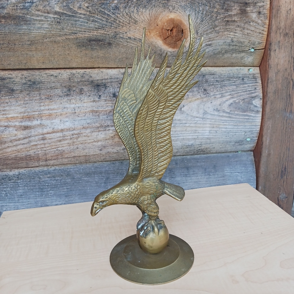 Vtg Solid Brass American Bald Eagle Perched on‎ Ball Statue Sculpture 11” Patina